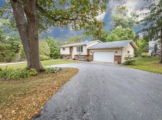 411 Orleans Dr, Davis, IL 61019