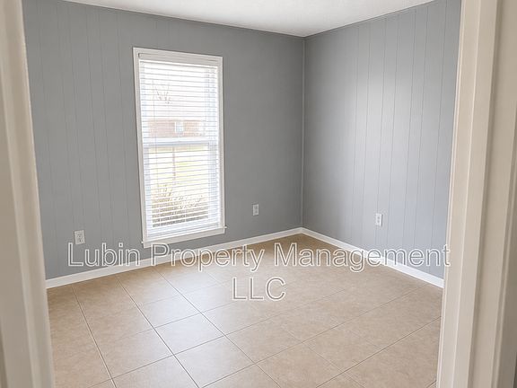 5th image of 590 Blackhawk Rd
