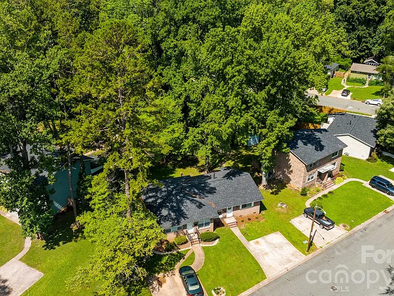 3315 Erskine Dr — Photo 10