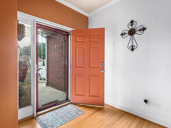 5th image of 4330 Canterbury St