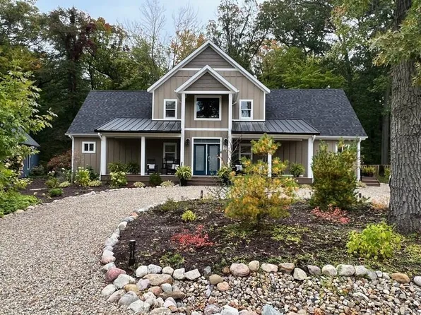30 Walden Way, New Buffalo, MI 49117