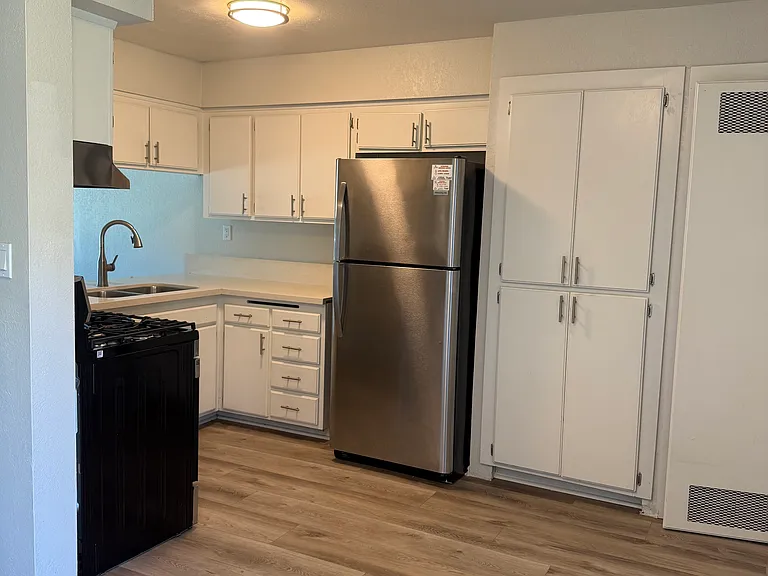 9905 El Camino Real #14 — Photo 4