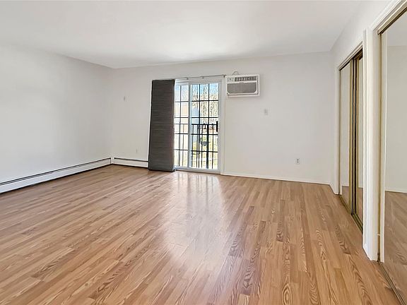 5th image of 4 Forge Gate Drive 6 (Building F)