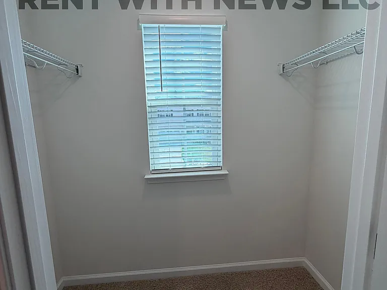 105 Brookberry Ct — Photo 12