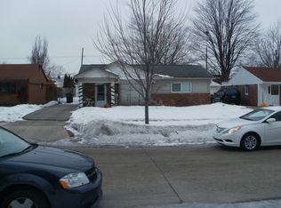 18650 Valade St, Riverview, MI 48193