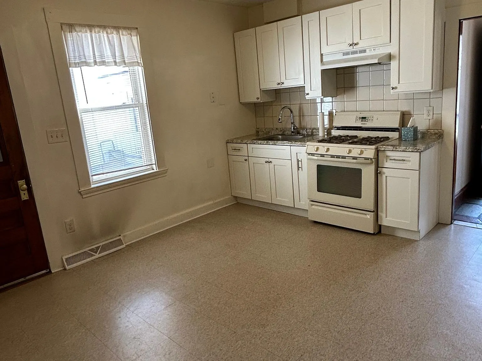 42 Gay St — Photo 2