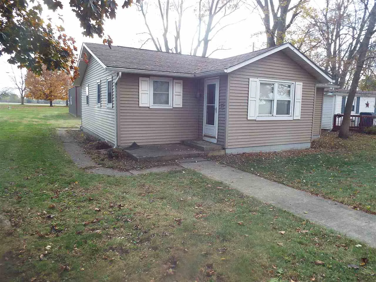 319 W South St photo 1