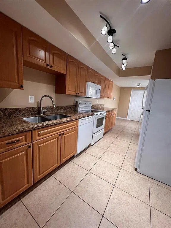 2 bed, 2.0 bath, 1570 sqft, $2,495 — Photo 1