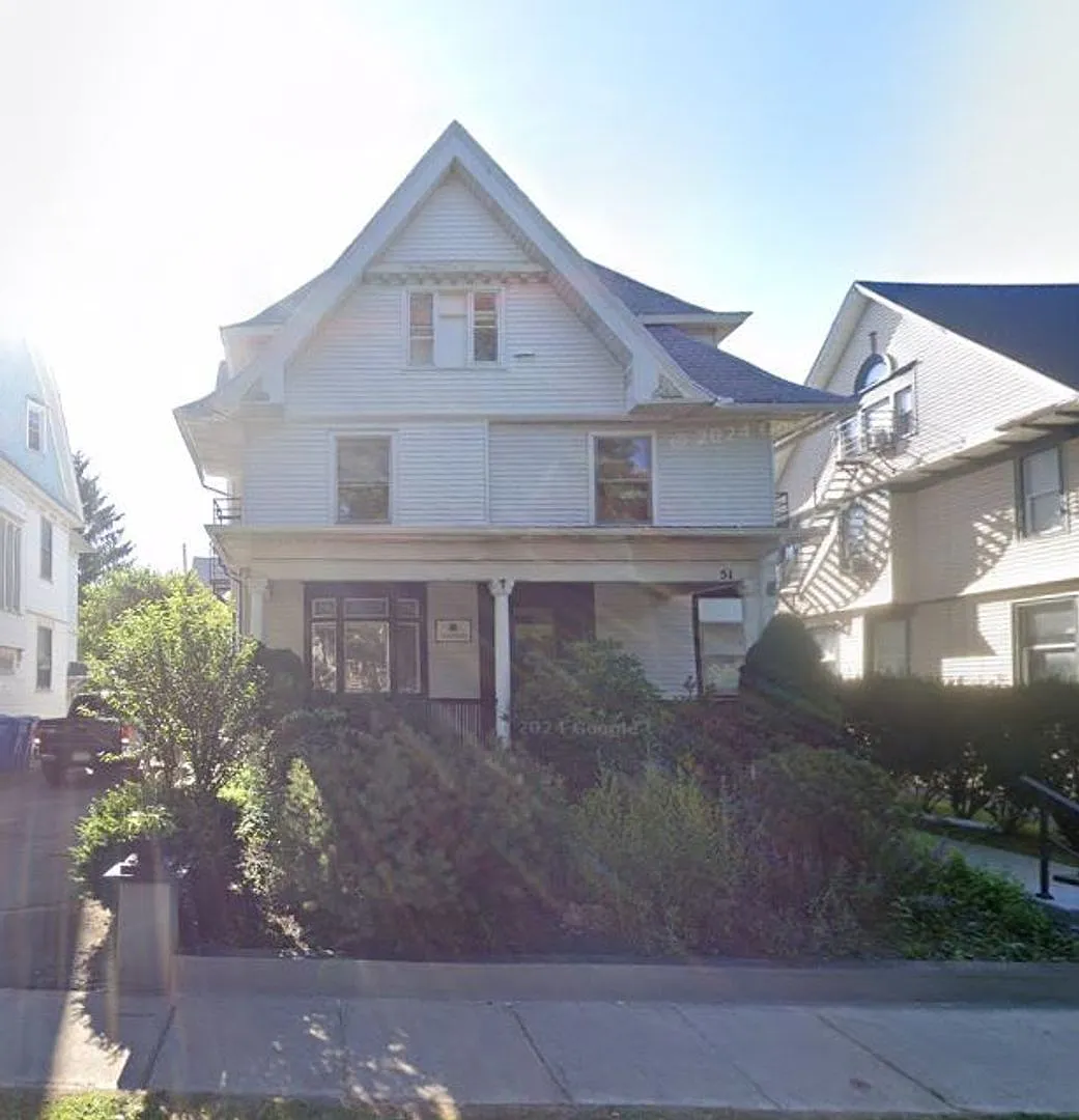 51 Rutgers — Photo 4