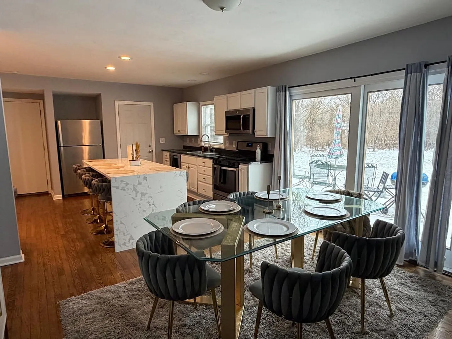 TheCreekHouse: 5BR Sanctuary w/ Sunroom & Games — Photo 3