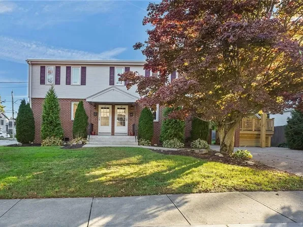 100 Brush Hill Rd, Providence, RI 02909