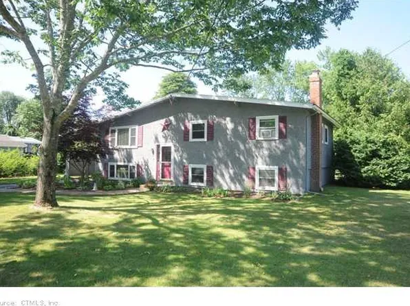 21 Carriage Hill Dr, Niantic, CT 06357