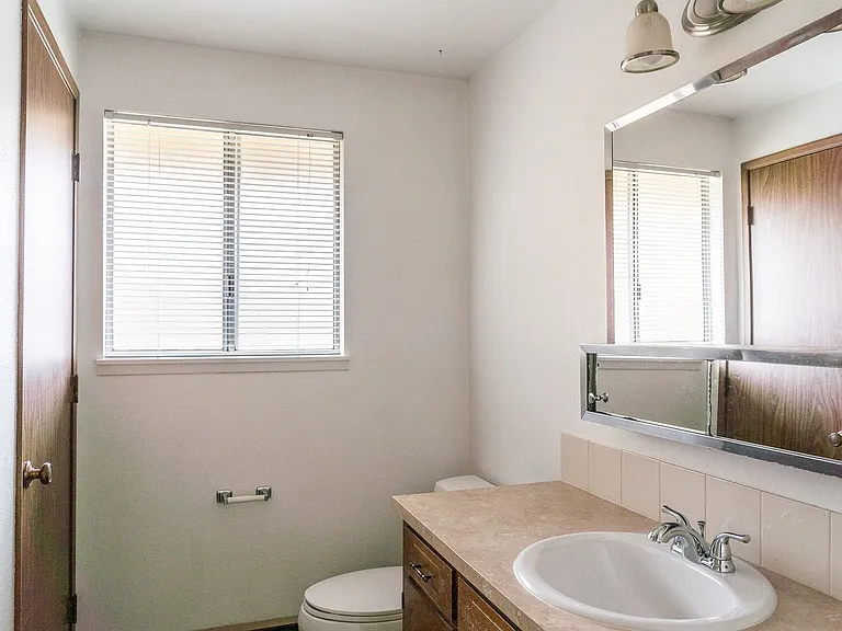 1837 Queen Ave SW — Photo 19