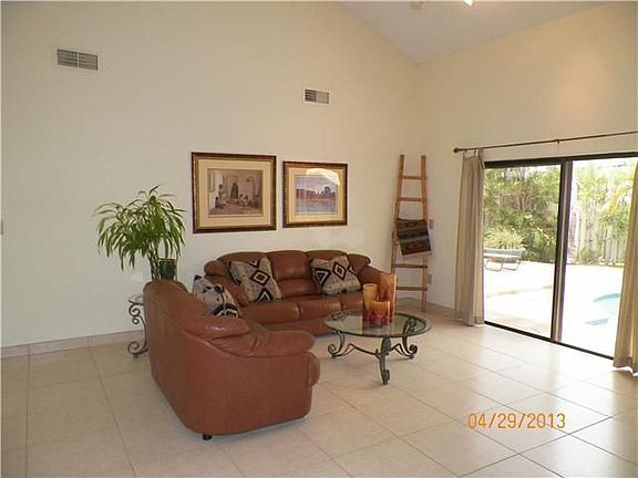 5th image of 1081 Cedar Creek Way