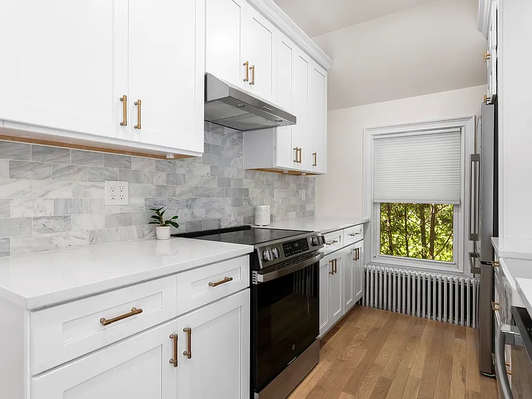 211 Union Ave #1 — Photo 5