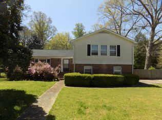 137 Bonnie Ln, Lilburn, GA 30047