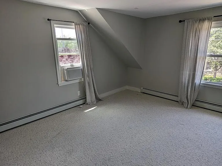 641 Loraine St — Photo 9