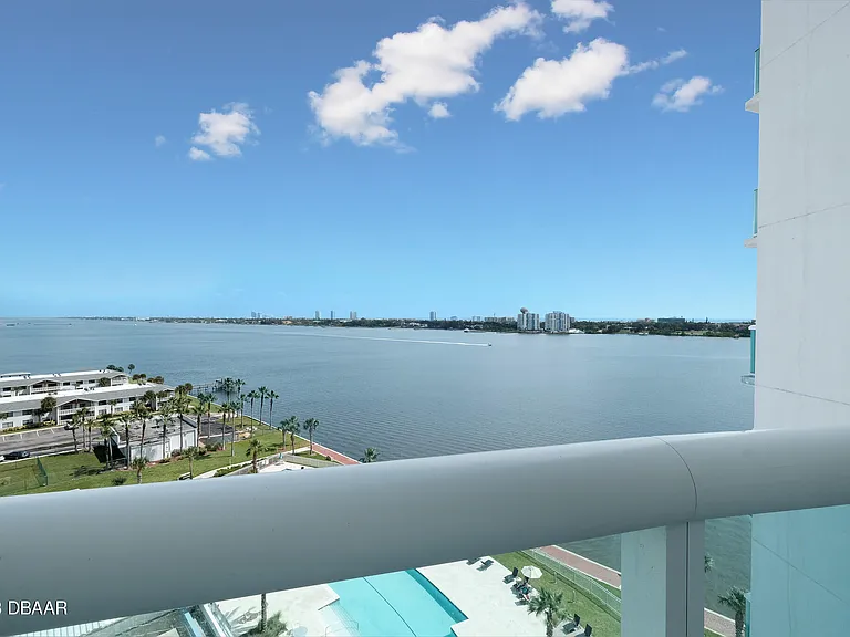 241 Riverside Dr #1006 — Photo 33