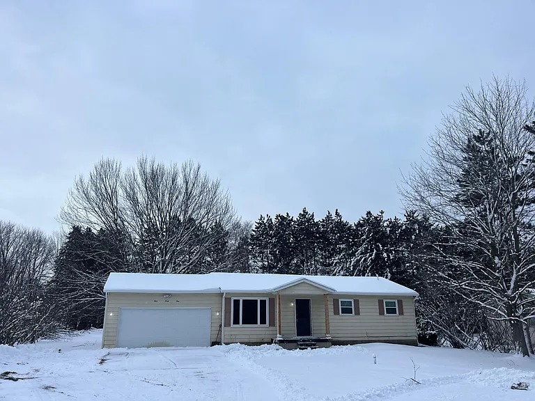 441 Plum Creek Rd — Photo 2