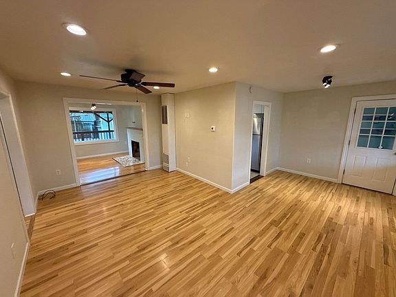 3rd image of 1070 16th Ave SW