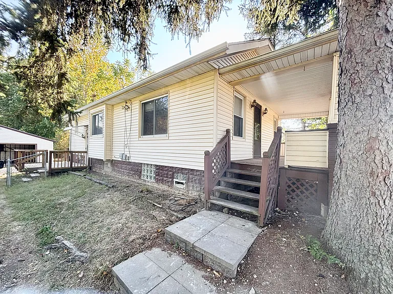 2576 Graham Rd — Photo 15