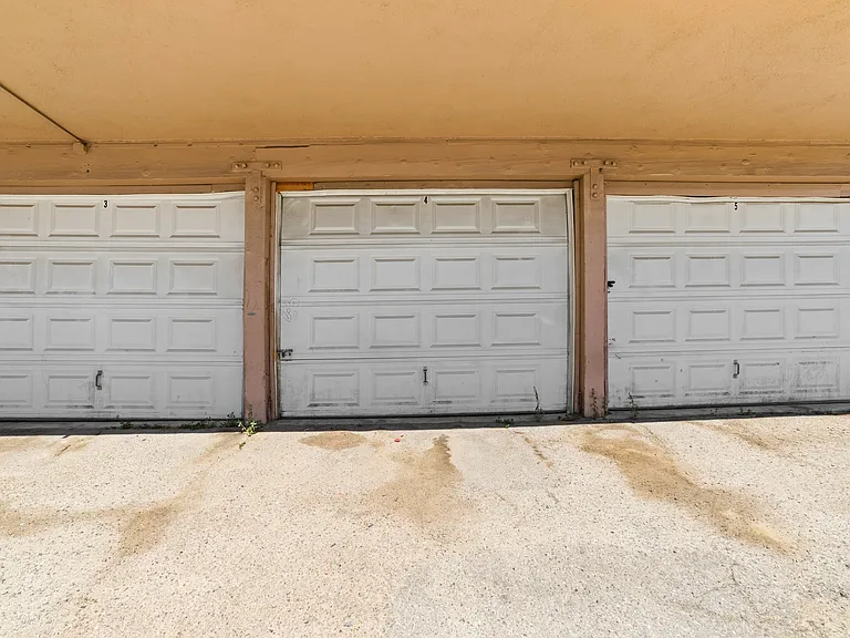 1017 Oxford Dr #D — Photo 28