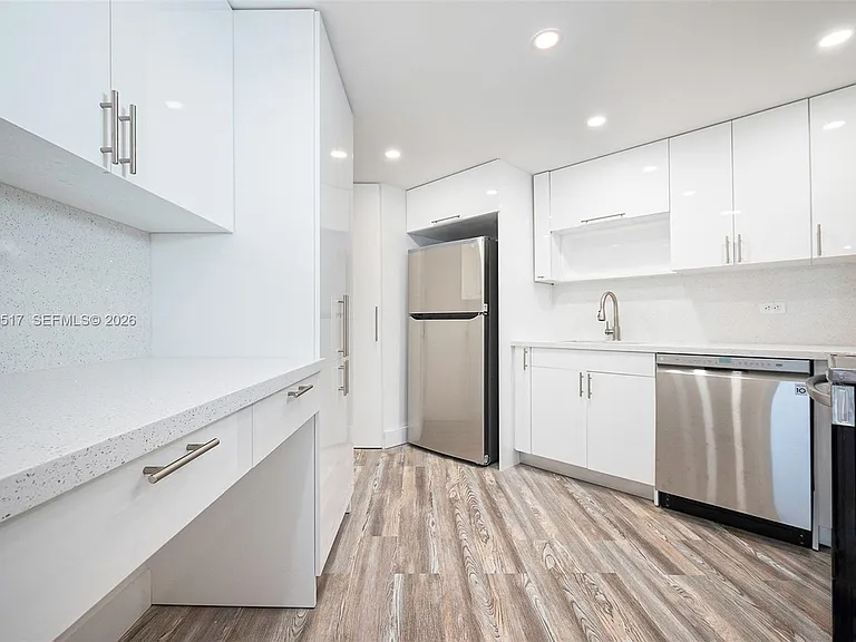 801 Brickell Bay Dr #1662 — Photo 12
