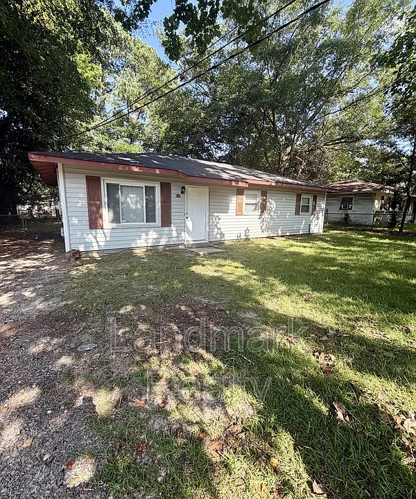 814 Crestwood Ter