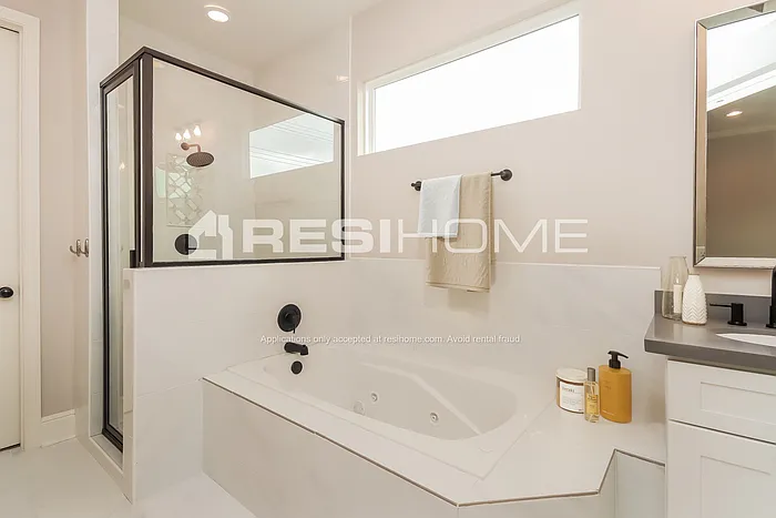 4908 Hardy St — Photo 14