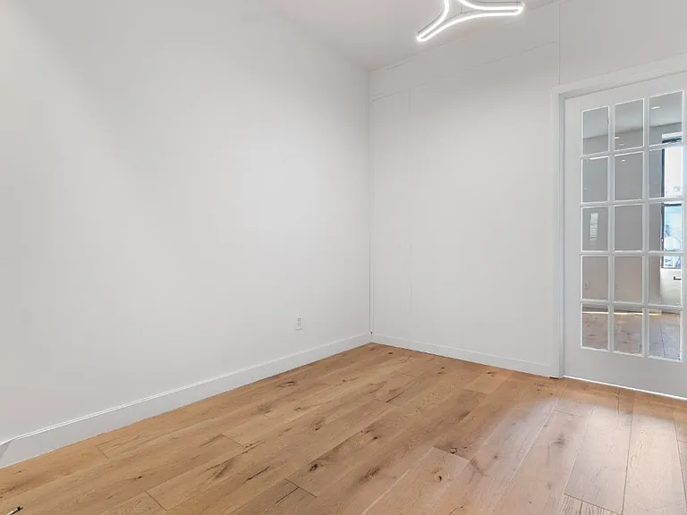 205 10th Ave #2S — Photo 5
