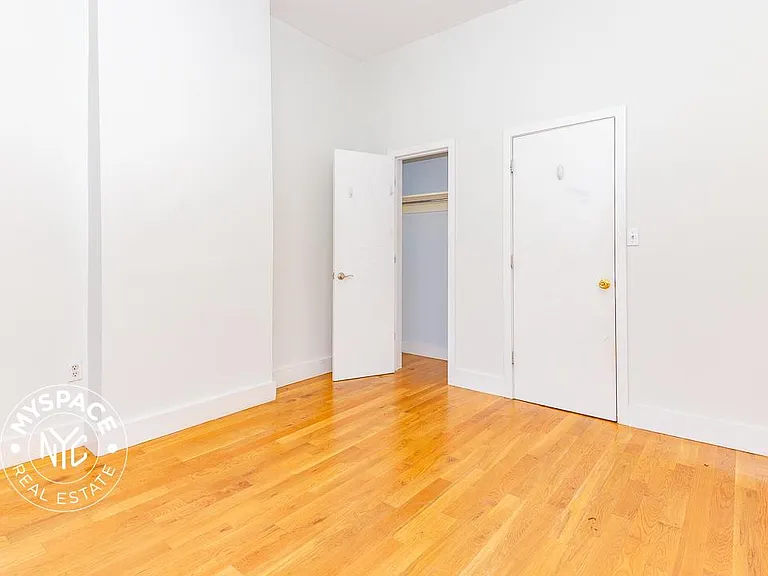 828 Halsey St #1B — Photo 6