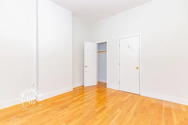 Rented by MySpaceNYC | media 6