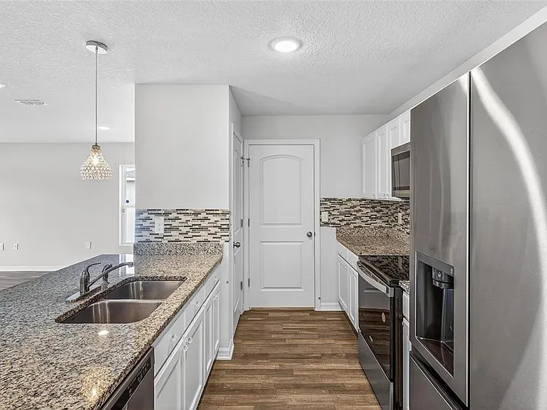 842 Gila Way — Photo 9