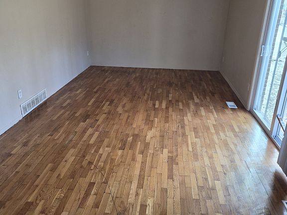 4th image of 1003 Vincent Ct