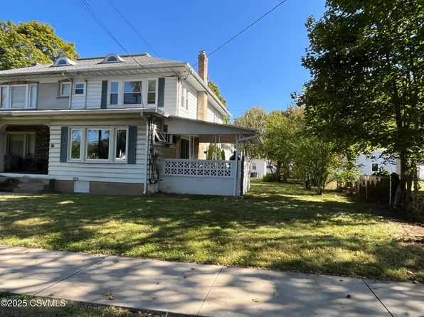 515 Center St, Coal Township, PA 17866