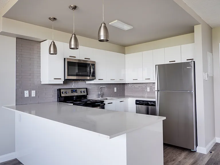 88 Erskine Ave — Photo 6