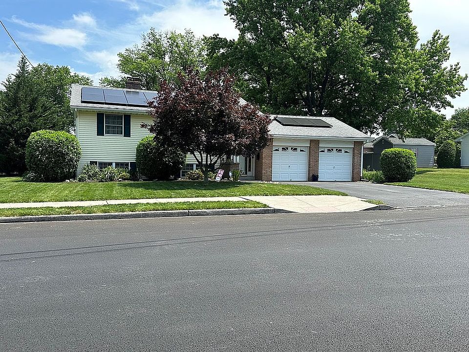 1st image of 2 Sycamore Ln