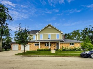 1401 Garden St, Park Ridge, IL 60068