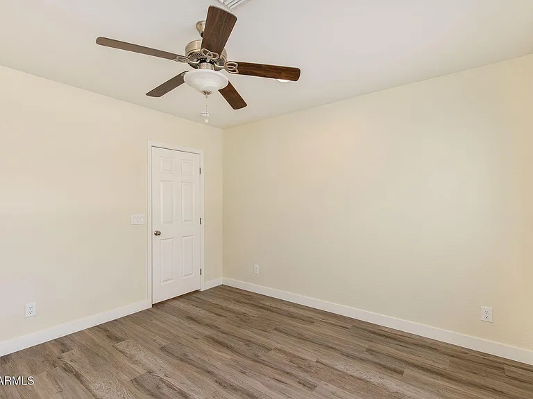 5002 E Mitchell Dr — Photo 27