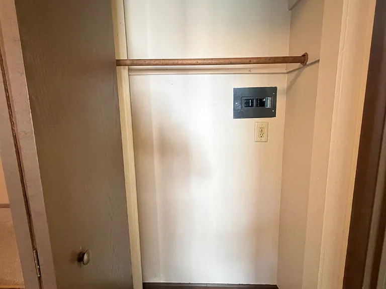 349 W Grand Ave #103 — Photo 4