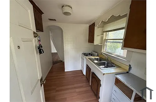 603 S Elm St #2 Photo 1