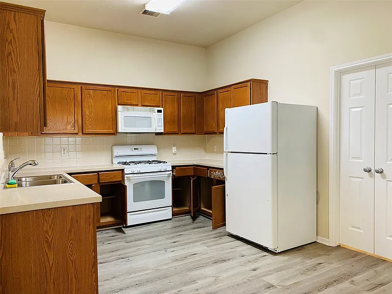 24710 Cobble Canyon Ln — Photo 4