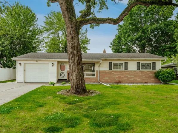 2715 Hilltop COURT, East Troy, WI 53120