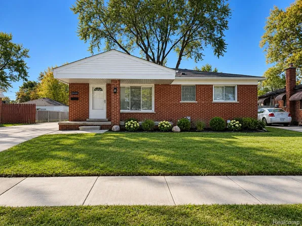 24444 Prairie Ln, Warren, MI 48089
