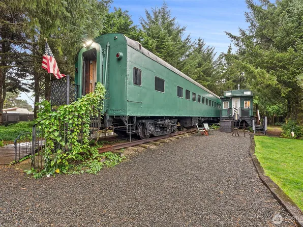 204 Ocean Boulevard, Ocean City, WA 98569