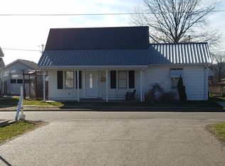 819 Warren Ave, Belpre, OH 45714