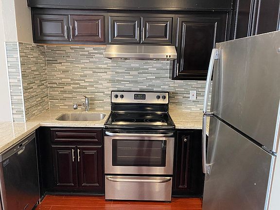 2nd image of 500 El Camino Real APT 206