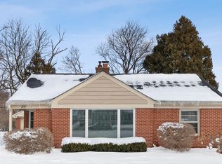 201 Ridge Ave, Crystal Lake, IL 60014