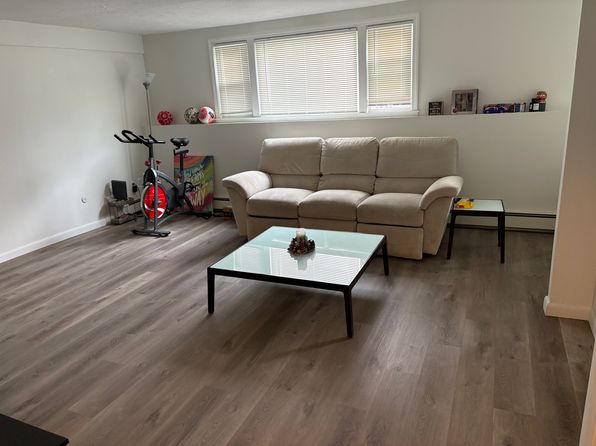 197 Division St APT 10, Dennis Port, MA 02639