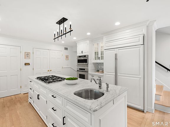 5th image of 18 Silver Brook Road